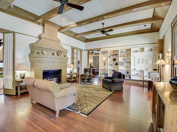3rd image of 310 Brahan Blvd