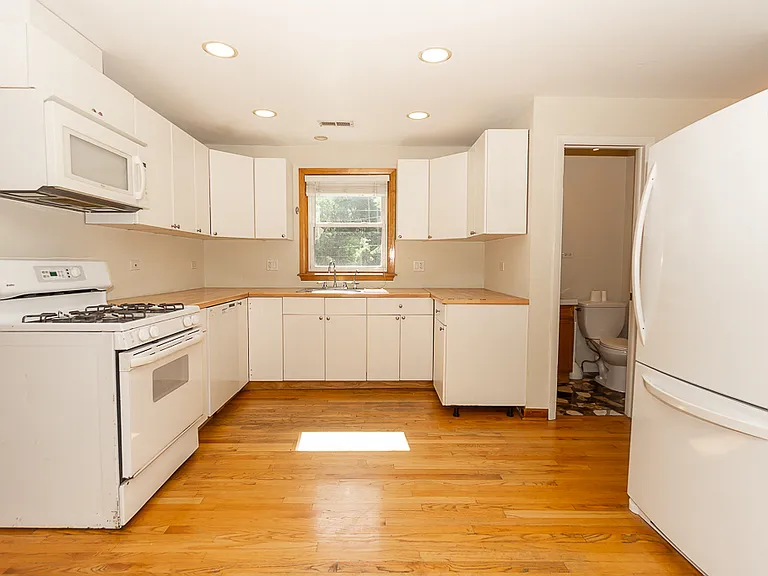 4N036 Wood Dale Rd — Photo 7