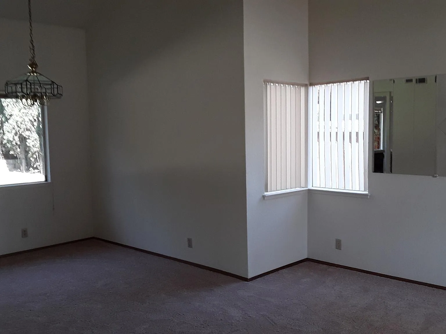 4387 Doane St — Photo 3