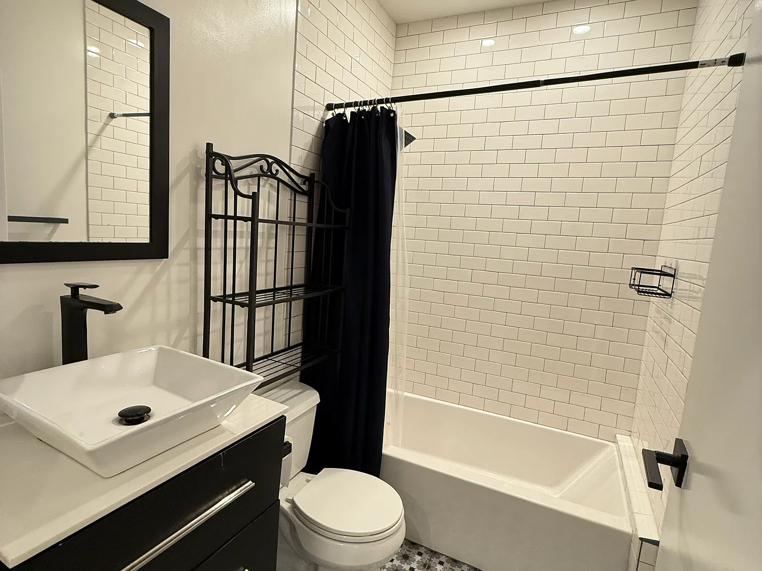 Full bathroom #1