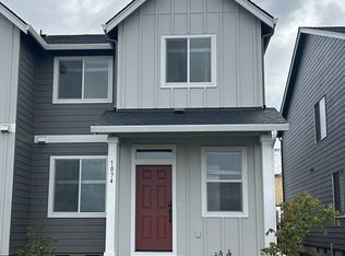1074 Drake Ln, Woodburn, OR 97071