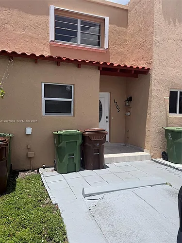 1705 W 57th St #506 Photo 1