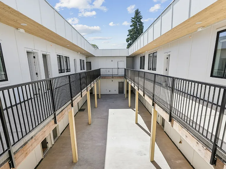Lincoln Street Apartments — Photo 24
