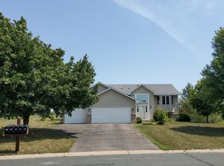1386 Esterly Oaks Dr, Hanover, MN 55341