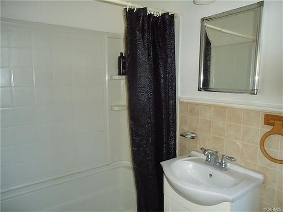 5th image of 2005 Hobson Ln
