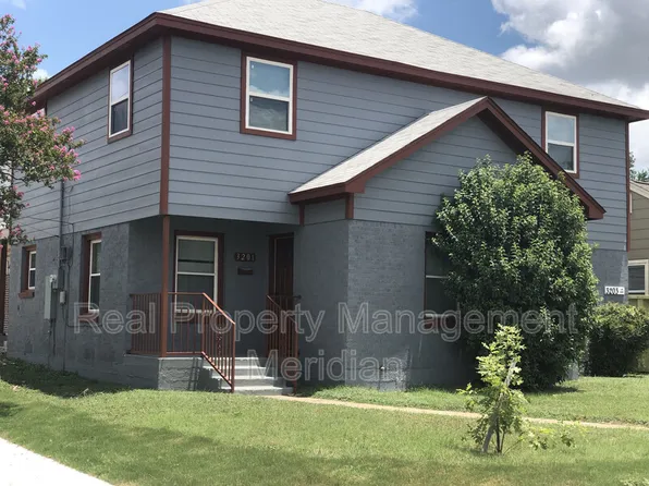 3201 McCart Ave, Fort Worth, TX 76110