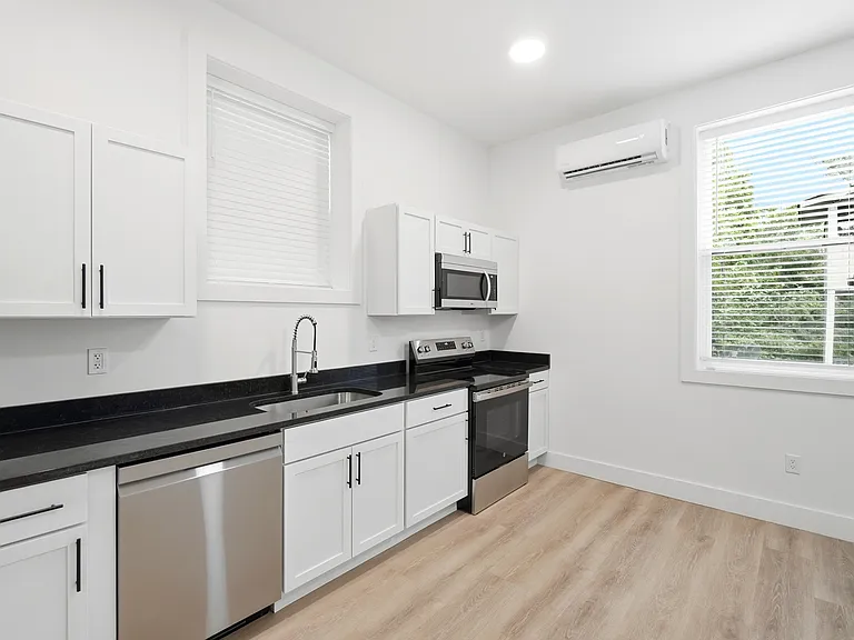 1237 Manss Ave #C — Photo 7