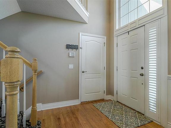 3rd image of 3009 SW Saddlewood Dr