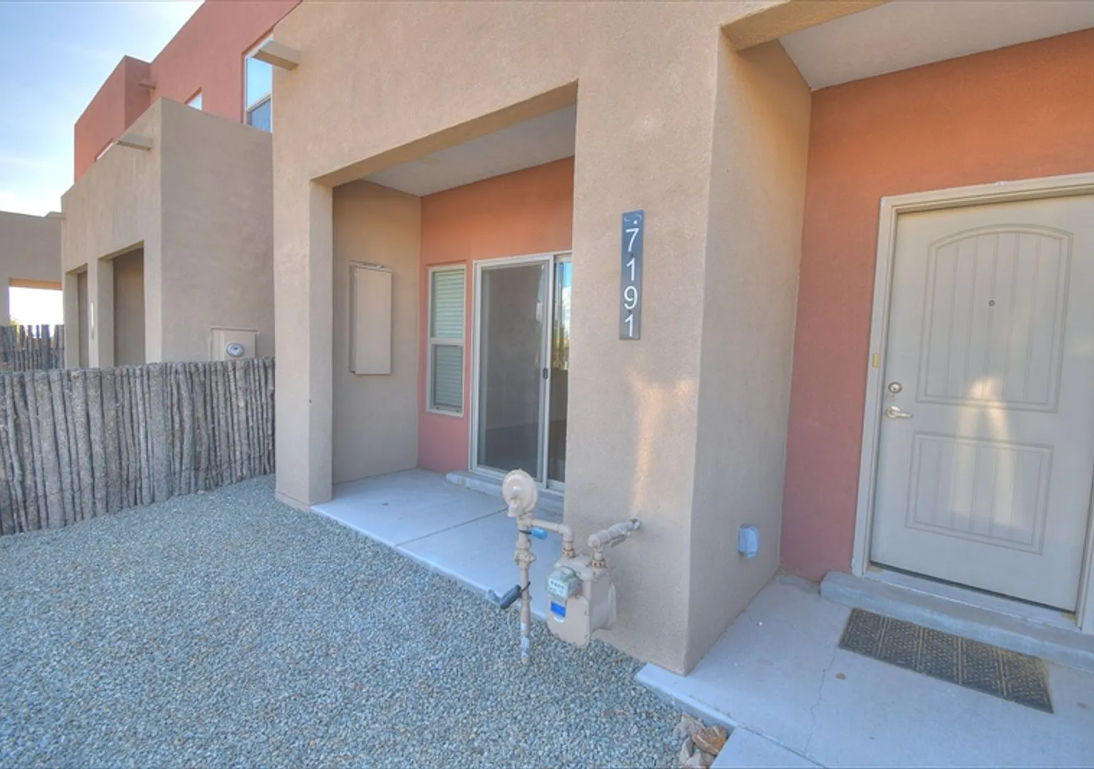 Townhome in Santa Fee — Photo 3