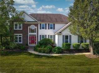 120 Chadwick Dr, Aurora, OH