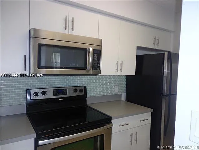 540 S Park Rd #159 — Photo 2
