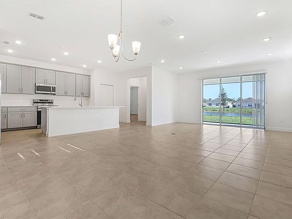 3rd image of 8925 Cascade Price CIR