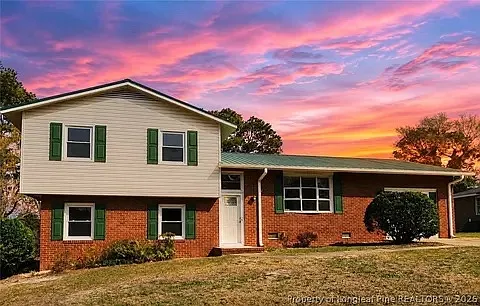 3 bed, 2.5 bath, 2372 sqft, $1,950 — Photo 1