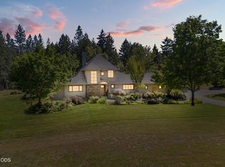 693 Horizon Hills Rd, Williams, OR 97544