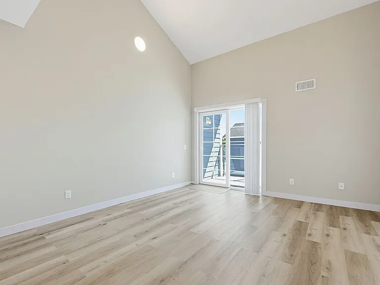 Taj Estates of Franklin II — Photo 200