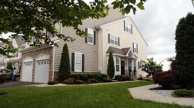 1st image of 26 Brecknock Ct