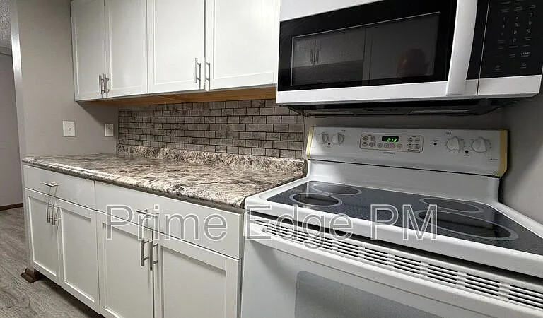 2343 B St #8 — Photo 9