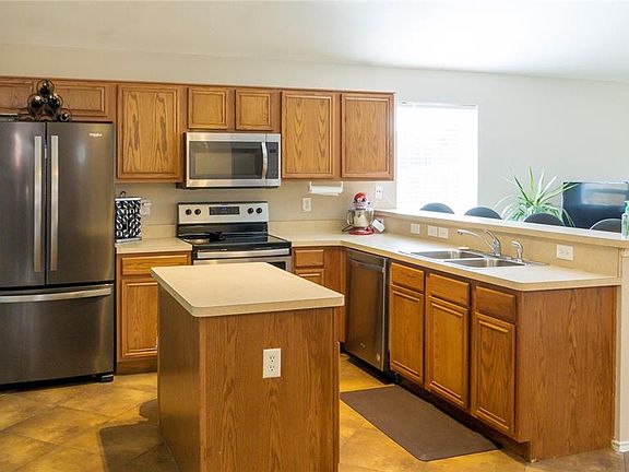 2nd image of 608 Bent Oak Dr