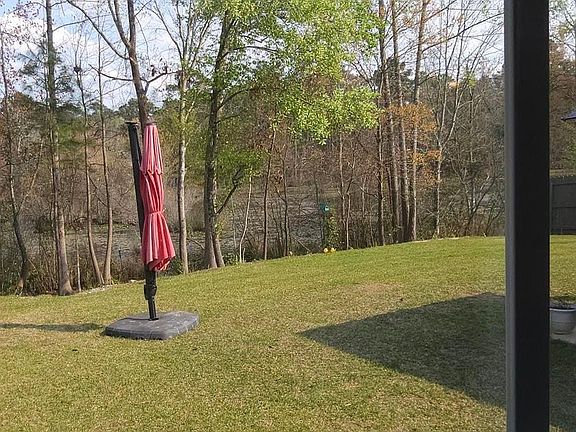 4th image of 18 Buck Ridge Dr