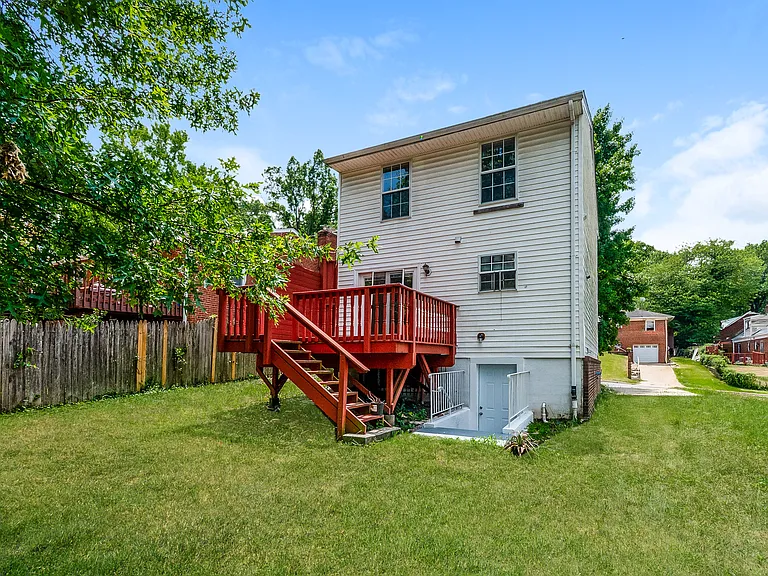 5704 Monroe St — Photo 2