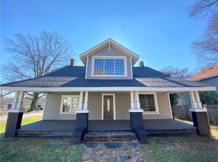 303 W D St, Newton, NC 28658
