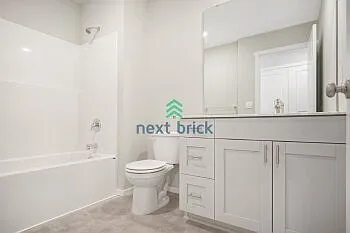 4209 Savannah Loop NE — Photo 20