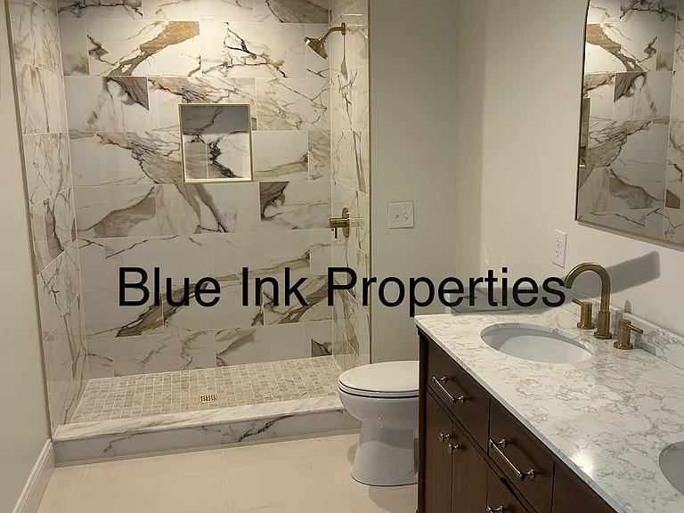 326 E 3rd St — Photo 17