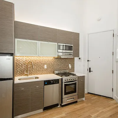 Rented by Nooklyn NYC LLC | media 35
