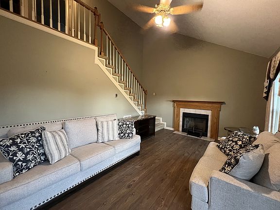 3rd image of 298 Arrowood Dr
