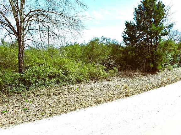 4th image of Green Ash Dr