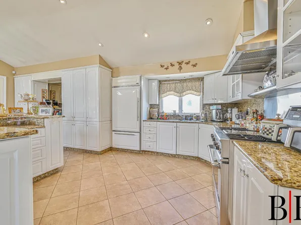 2445 East 65th Street image 5 of 30