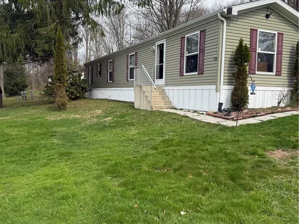 108 Greenhurst Village Dr, Jamestown, NY 14701