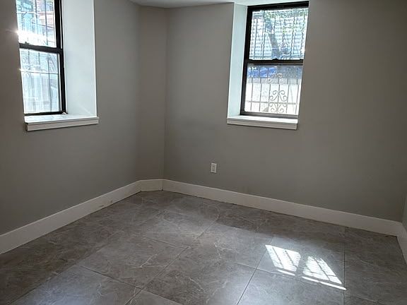 2nd image of 2761 Webb Ave #4