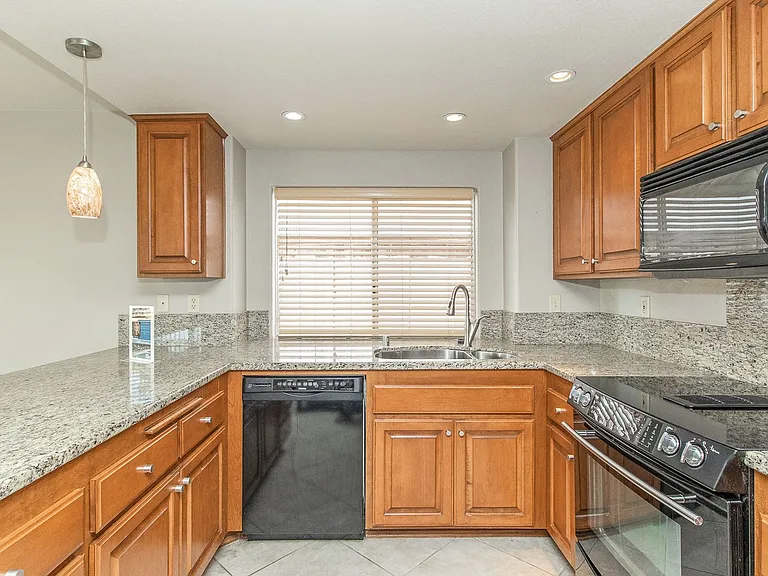 3114 San Helena Dr — Photo 7
