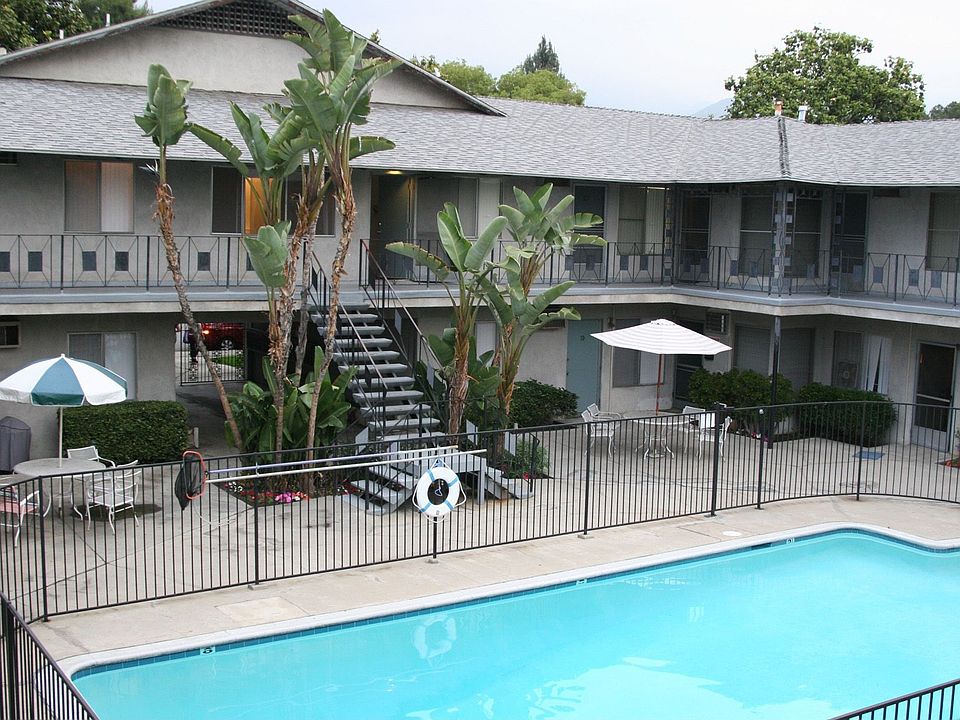 2nd image of 816 W Colorado Blvd APT A