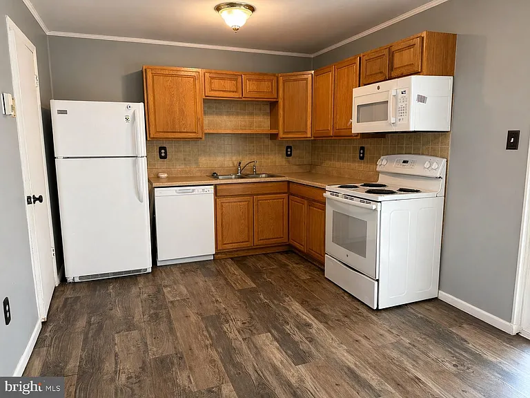 75 Grand Dr — Photo 4