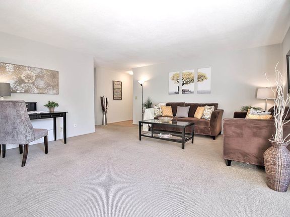4th image of 948 Kiely Blvd Unit G