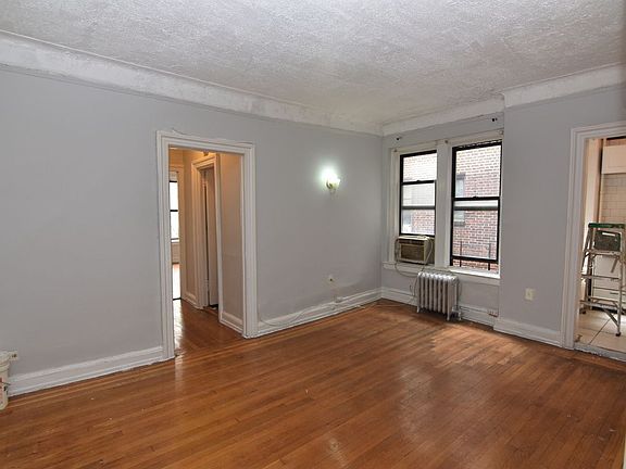 4th image of 350 Manhattan Ave #A5
