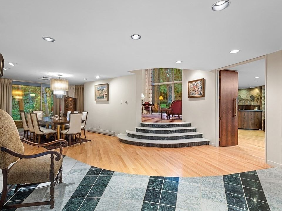 33 Aylesbury Rd, Worcester, MA 01609 Zillow