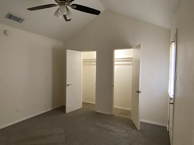 219 Meadow Ct #B — Photo 14