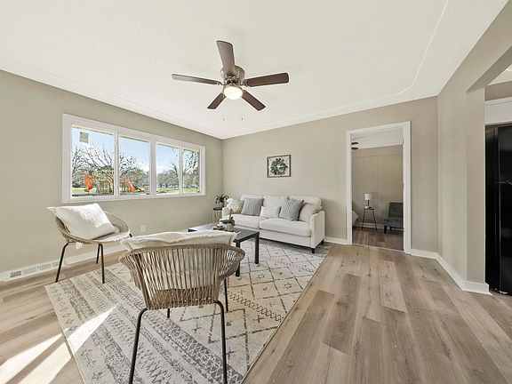 4th image of 2513 Beech Dr