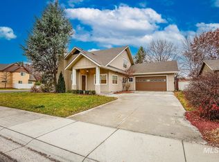 215 S Spring Lake Way, Star, ID 83669