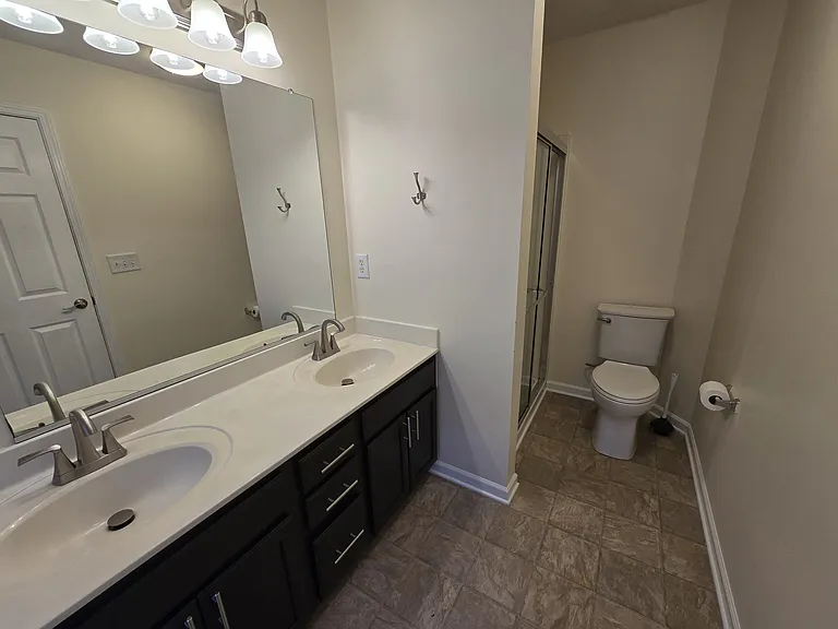 106 Parkerson Ln — Photo 3