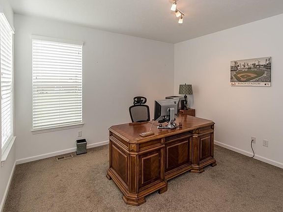 Office/5th Bedroom with walk-in closet