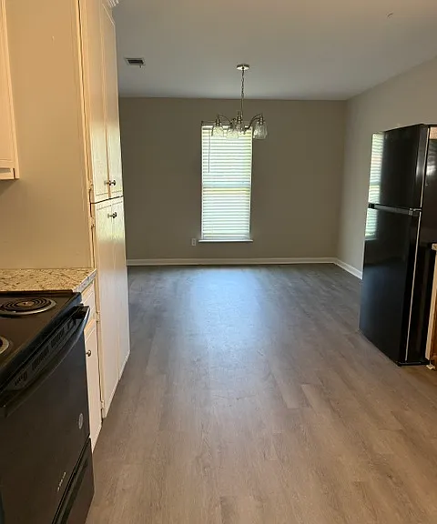 701 Cottonwood Ct — Photo 7