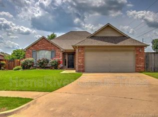11602 S Mulberry Ln, Jenks, OK 74037