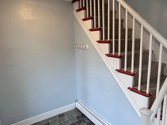 Private entry to apartment