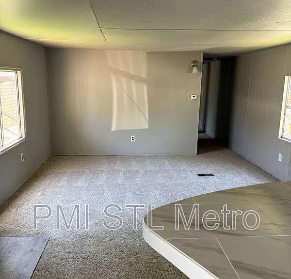 747 Cunningham Ave #6 — Photo 5