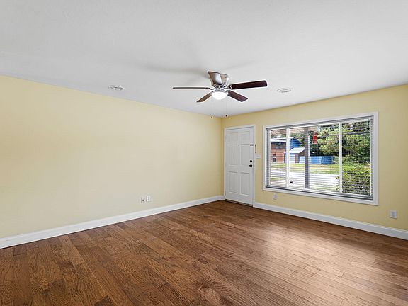 4th image of 234 Holmes Blvd NW
