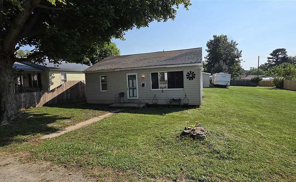 1st image of 1106 Maple St